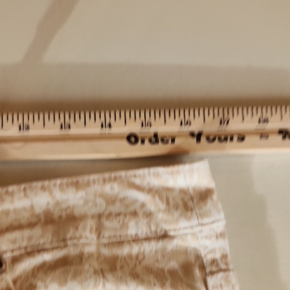 Chicos Platinum Denim Pants Womens  Size 1.5 M Lace Cream Pattern Ultimate Fit - Picture 8 of 11